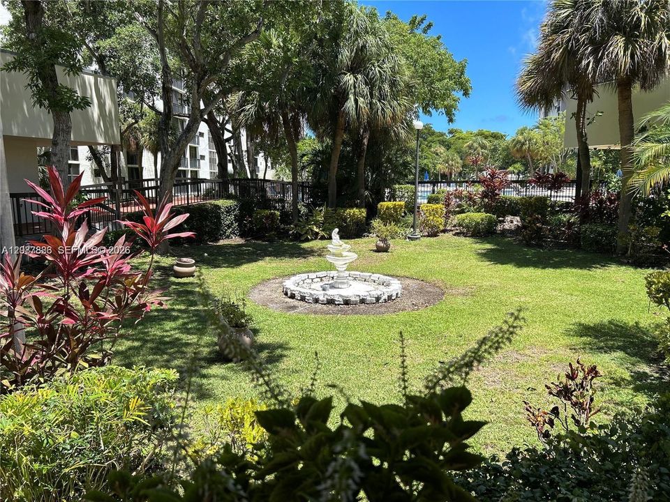 For Rent: $2,250 (1 beds, 1 baths, 767 Square Feet)