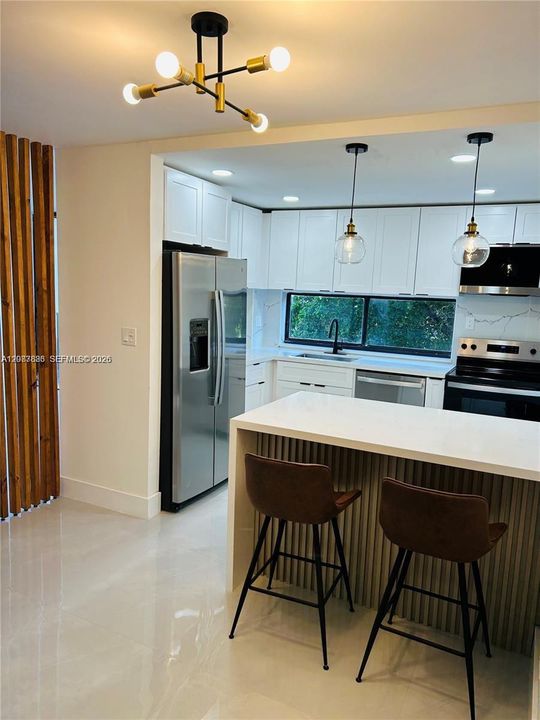 For Rent: $2,250 (1 beds, 1 baths, 767 Square Feet)