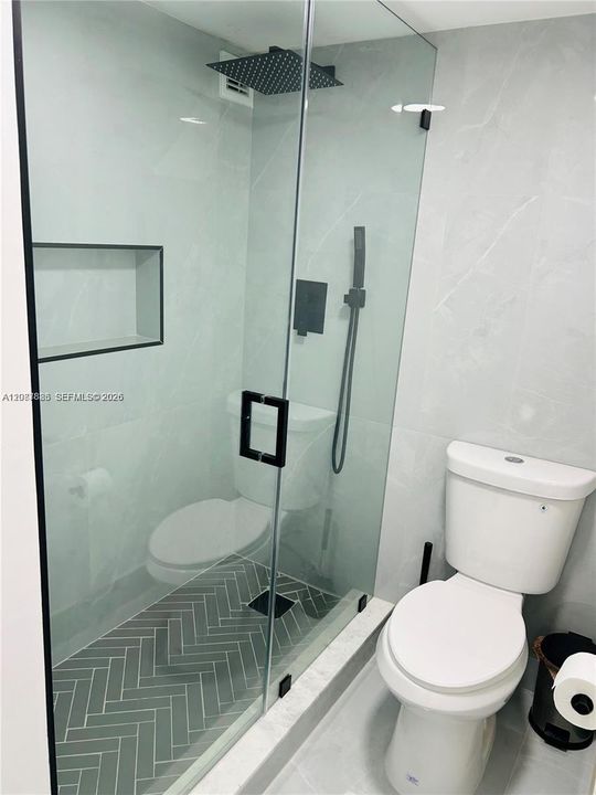 For Rent: $2,250 (1 beds, 1 baths, 767 Square Feet)