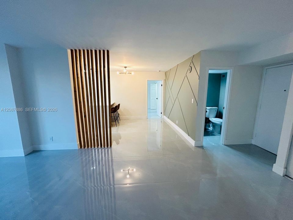 For Rent: $2,250 (1 beds, 1 baths, 767 Square Feet)