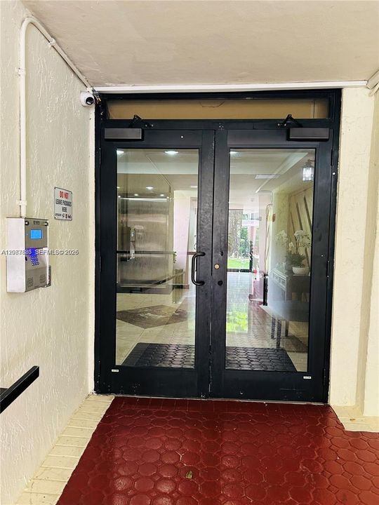 For Rent: $2,250 (1 beds, 1 baths, 767 Square Feet)
