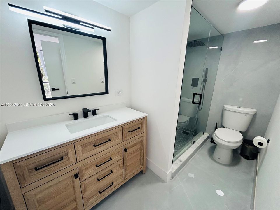 For Rent: $2,250 (1 beds, 1 baths, 767 Square Feet)
