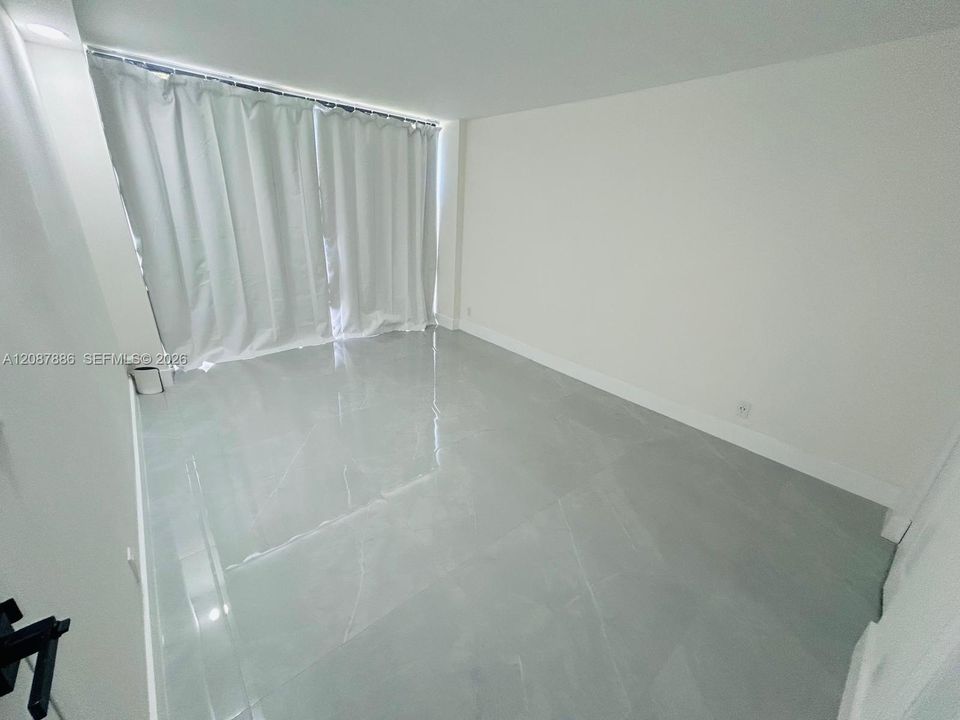 For Rent: $2,250 (1 beds, 1 baths, 767 Square Feet)