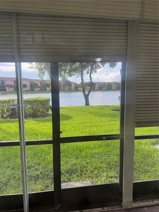 For Sale: $199,900 (2 beds, 1 baths, 1032 Square Feet)