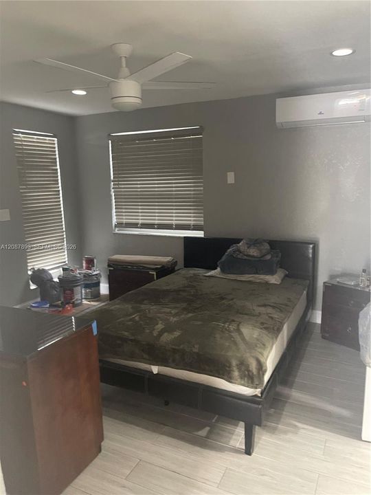 For Rent: $3,000 (3 beds, 2 baths, 1152 Square Feet)