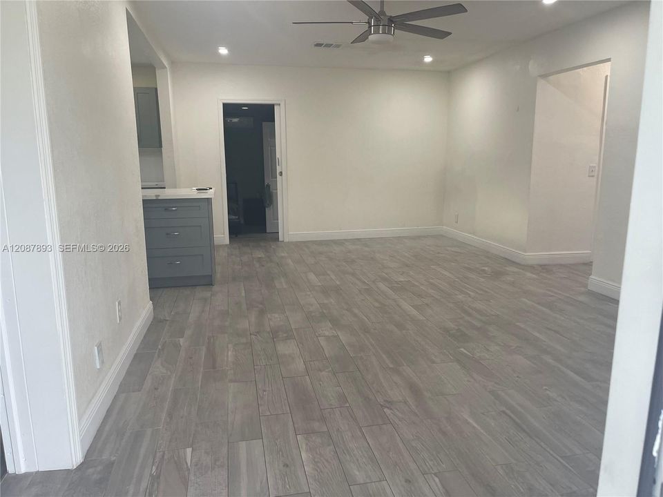 For Rent: $3,000 (3 beds, 2 baths, 1152 Square Feet)
