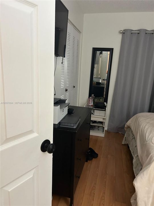 В аренду: $2,100 (2 спален, 2 ванн, 1040 Квадратных фут)