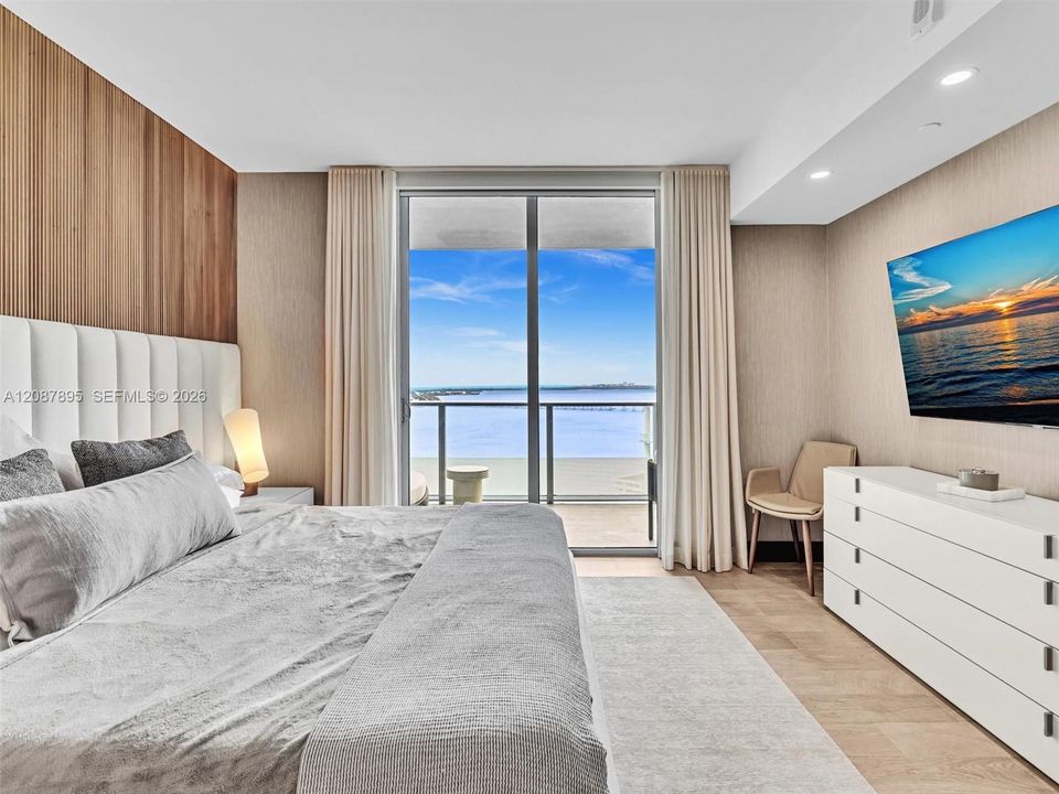 В аренду: $7,900 (2 спален, 2 ванн, 1076 Квадратных фут)
