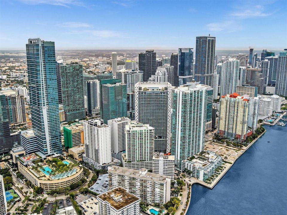В аренду: $7,900 (2 спален, 2 ванн, 1076 Квадратных фут)