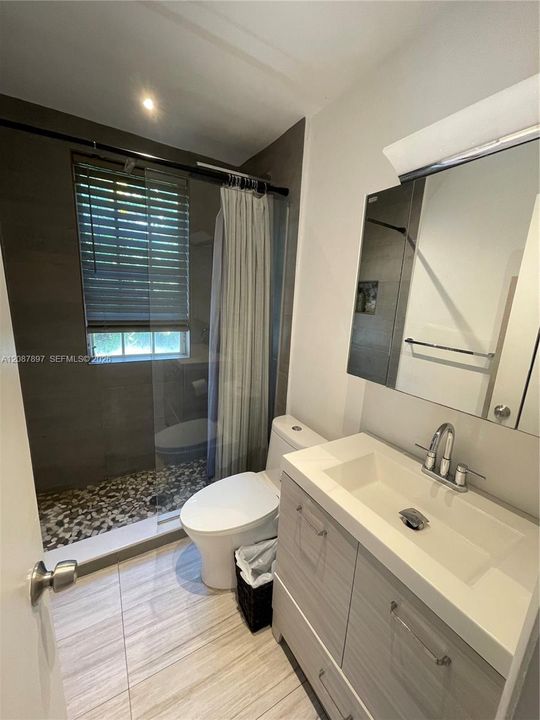 For Rent: $2,500 (1 beds, 1 baths, 585 Square Feet)
