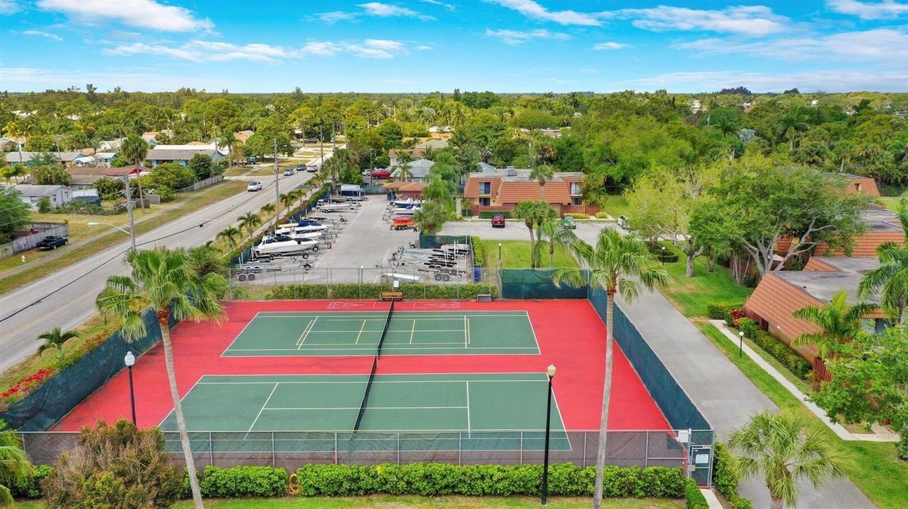 Tennis/Pickleball Courts