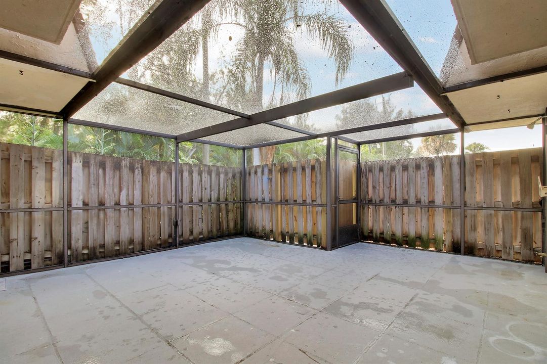 Screened-In Patio