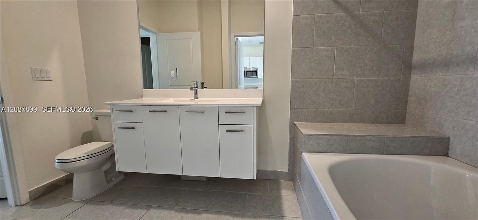В аренду: $2,500 (1 спален, 1 ванн, 738 Квадратных фут)