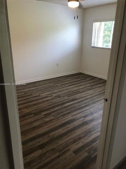 出租: $2,100 (2 贝兹, 1 浴室, 1032 平方英尺)