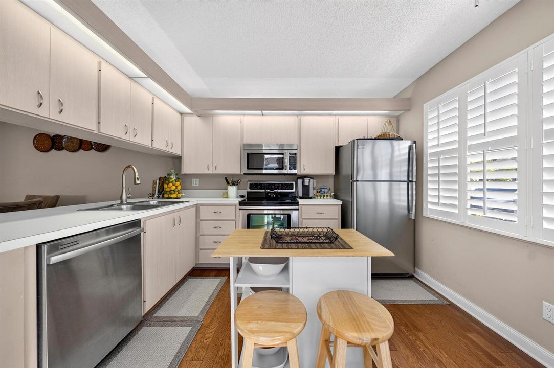 017-026-Kitchen-4000x2662