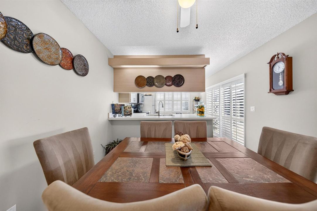 013-028-Dining RoomKitchen-4000x2664