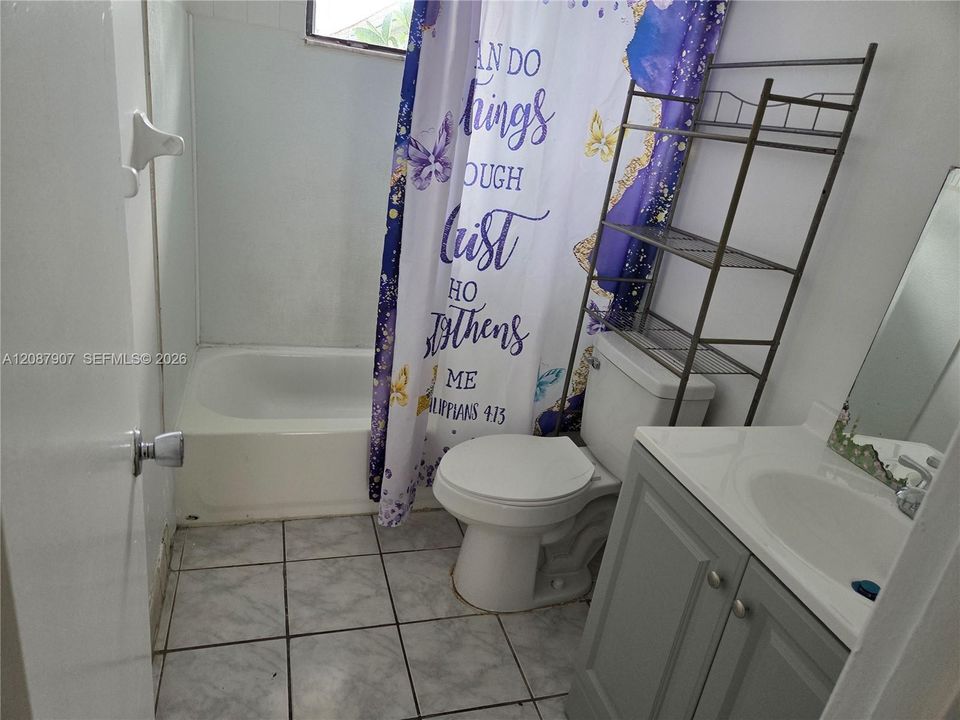For Rent: $1,300 (1 beds, 1 baths, 5894 Square Feet)