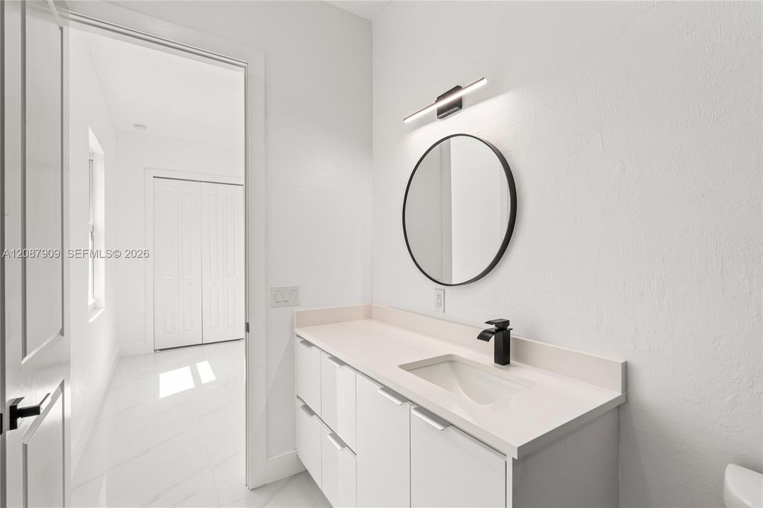 For Rent: $1,800 (3 beds, 2 baths, 1063 Square Feet)