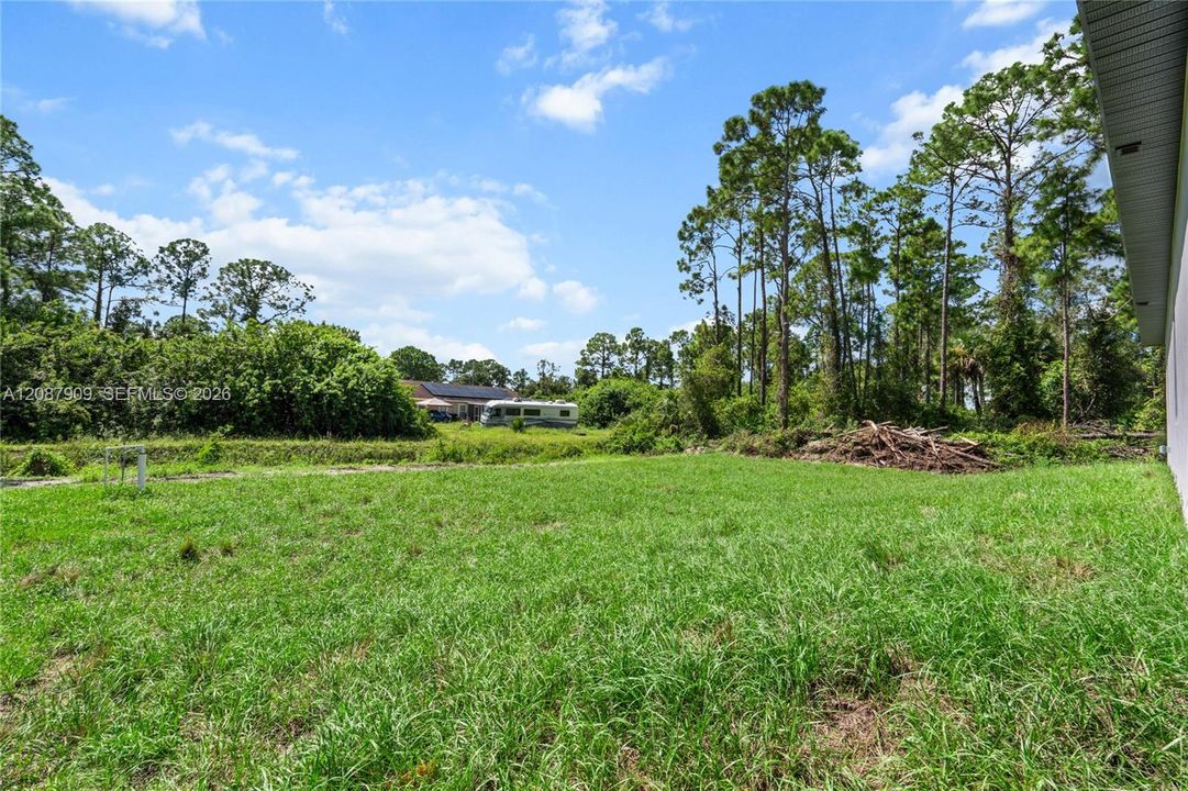 For Rent: $1,800 (3 beds, 2 baths, 1063 Square Feet)