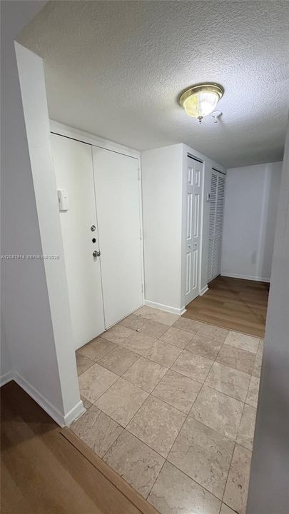 В аренду: $2,500 (2 спален, 2 ванн, 1213 Квадратных фут)