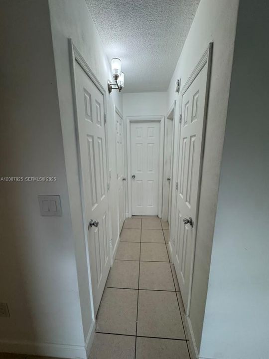 For Rent: $1,800 (2 beds, 1 baths, 3955 Square Feet)