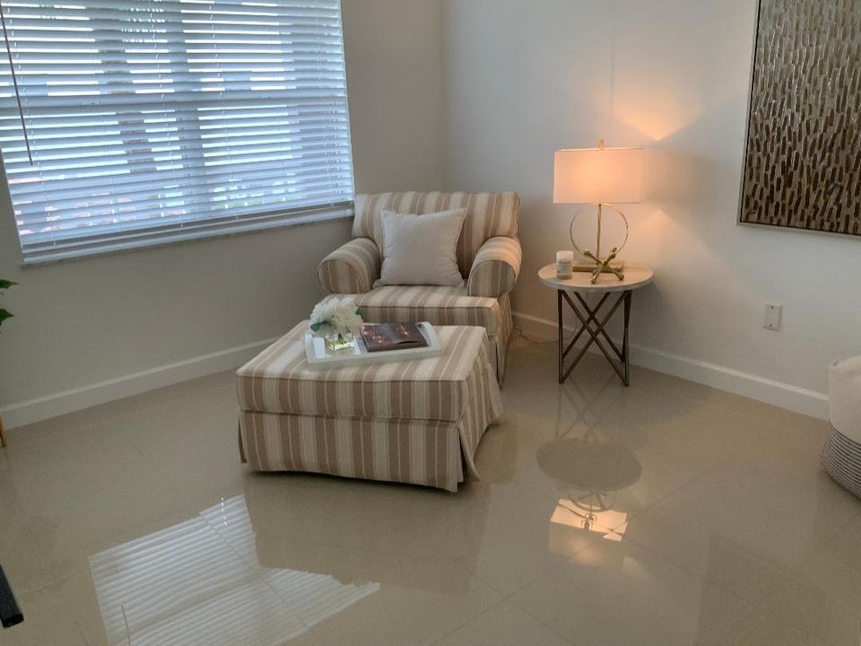 Guest room 11x11