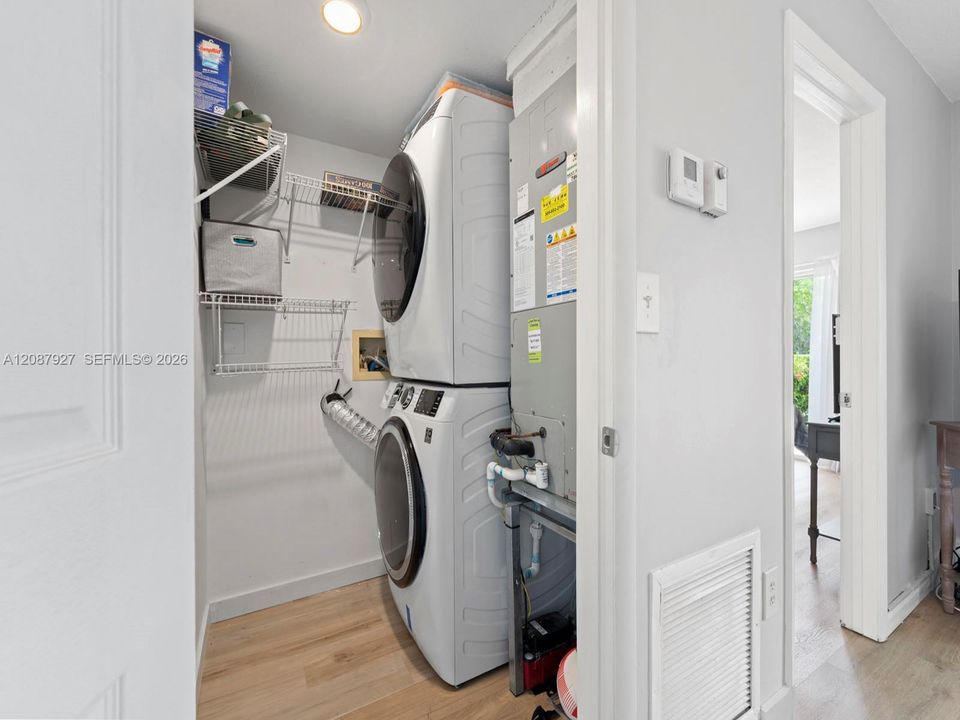 En Venta: $449,500 (2 camas, 2 baños, 778 Pies cuadrados)