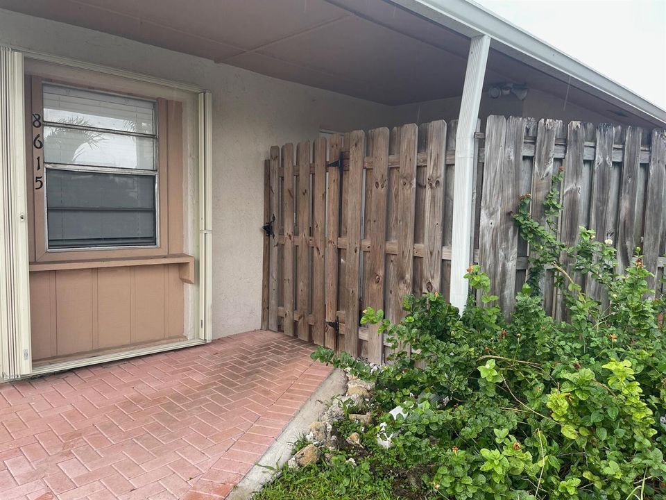 8615 ENTRANCE