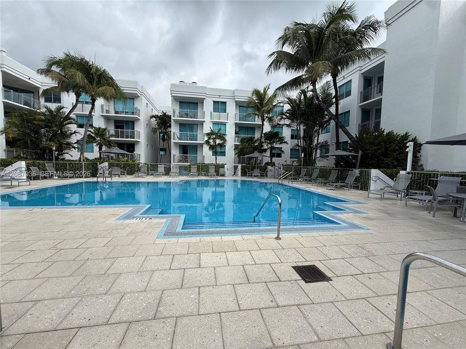 For Rent: $3,595 (1 beds, 1 baths, 686 Square Feet)