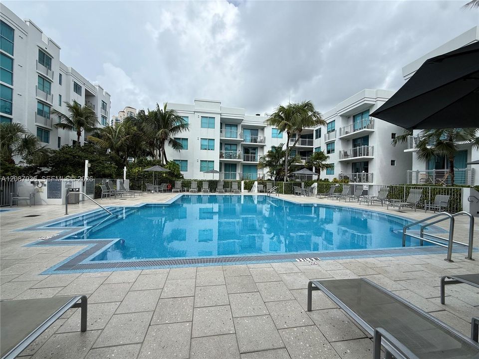 For Rent: $3,595 (1 beds, 1 baths, 686 Square Feet)