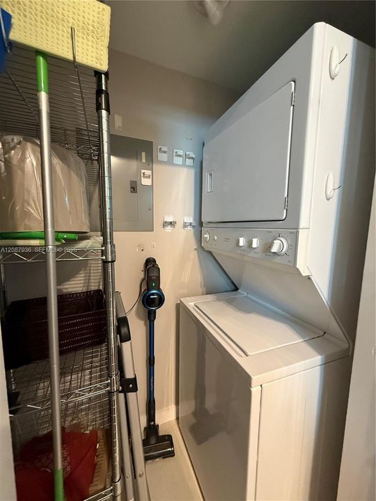 For Rent: $3,595 (1 beds, 1 baths, 686 Square Feet)