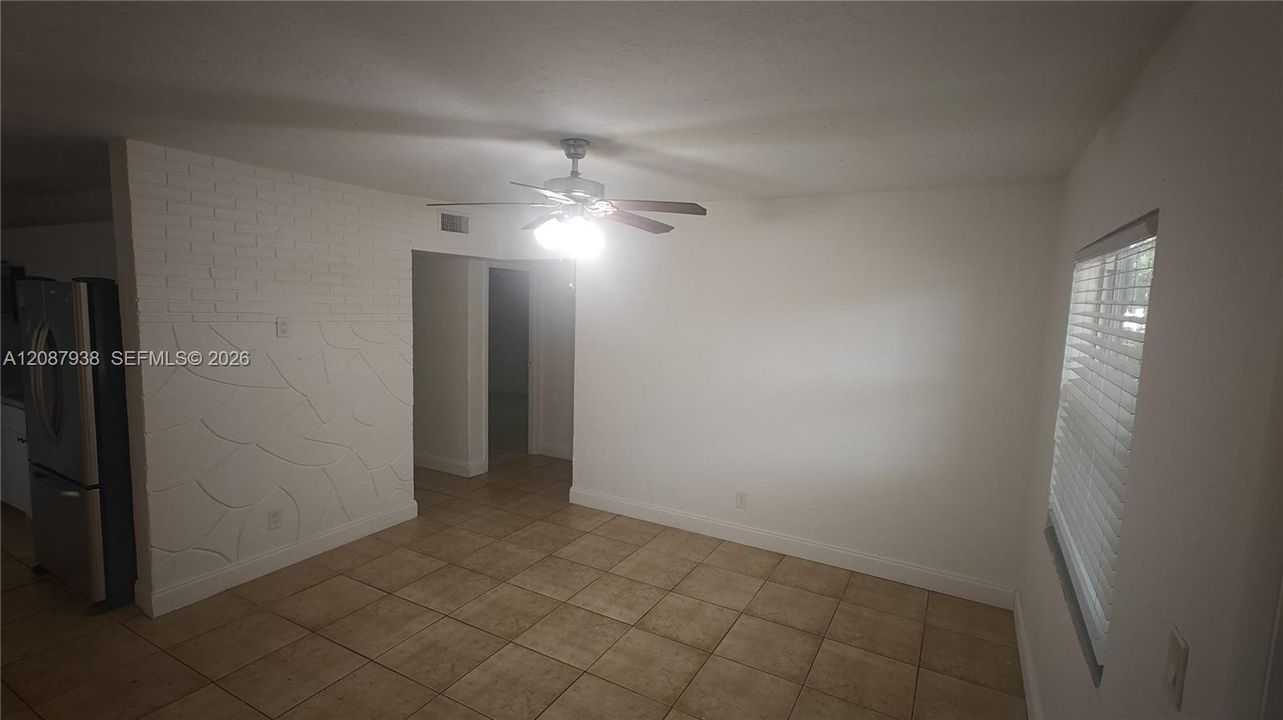 For Rent: $2,100 (2 beds, 1 baths, 728 Square Feet)