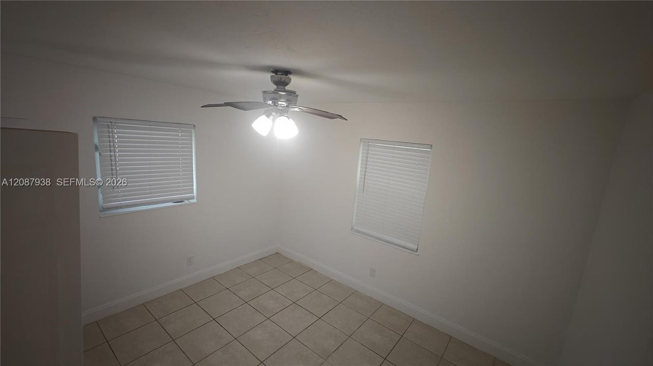 For Rent: $2,100 (2 beds, 1 baths, 728 Square Feet)