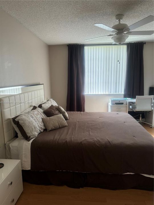 В аренду: $2,500 (2 спален, 2 ванн, 966 Квадратных фут)