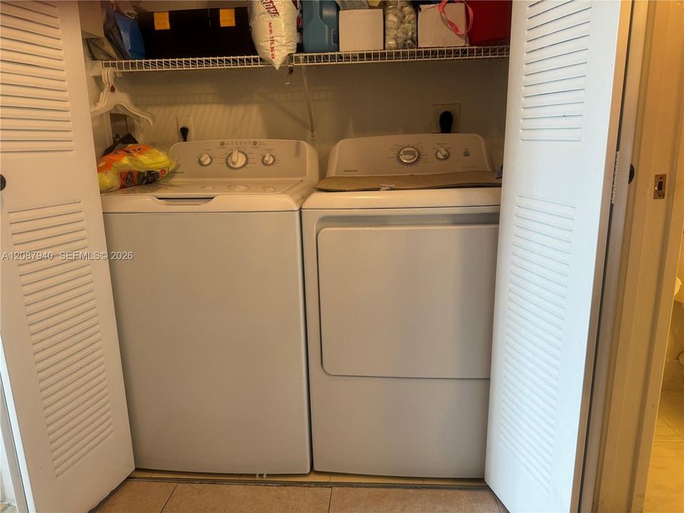 В аренду: $2,500 (2 спален, 2 ванн, 966 Квадратных фут)