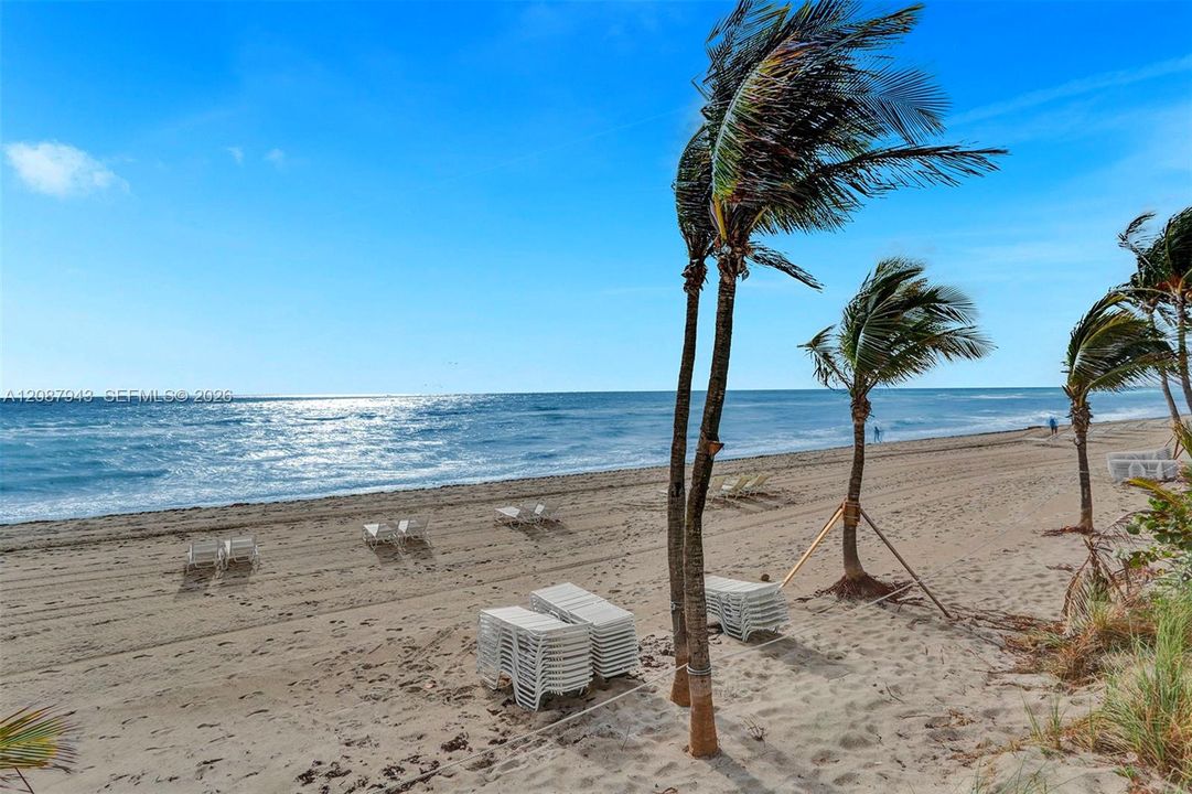 В аренду: $4,700 (2 спален, 2 ванн, 1312 Квадратных фут)