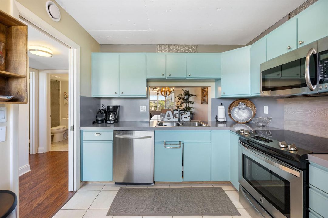 KITCHEN