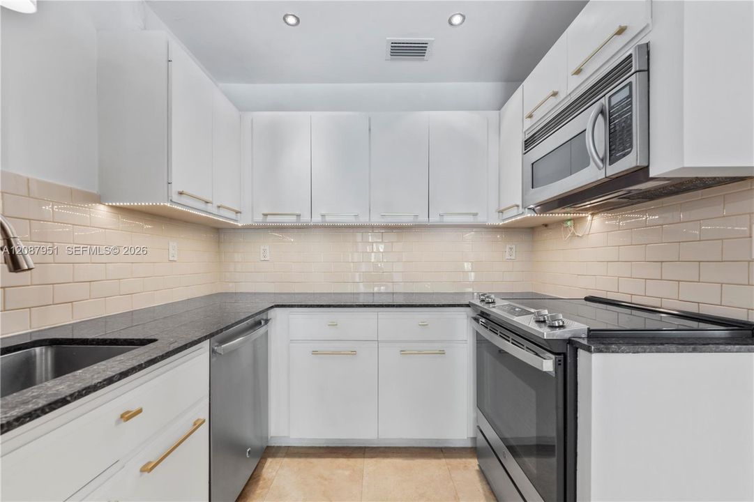 На продажу: $1,599,000 (3 спален, 3 ванн, 0 Квадратных фут)