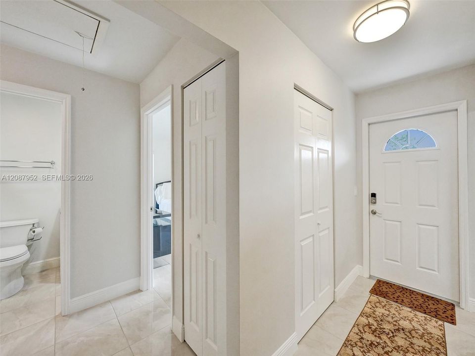 For Sale: $264,900 (2 beds, 2 baths, 1088 Square Feet)
