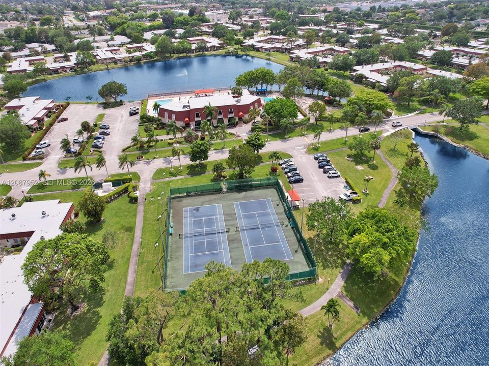 For Sale: $264,900 (2 beds, 2 baths, 1088 Square Feet)