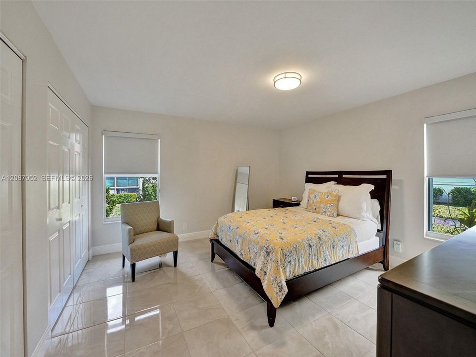 For Sale: $264,900 (2 beds, 2 baths, 1088 Square Feet)