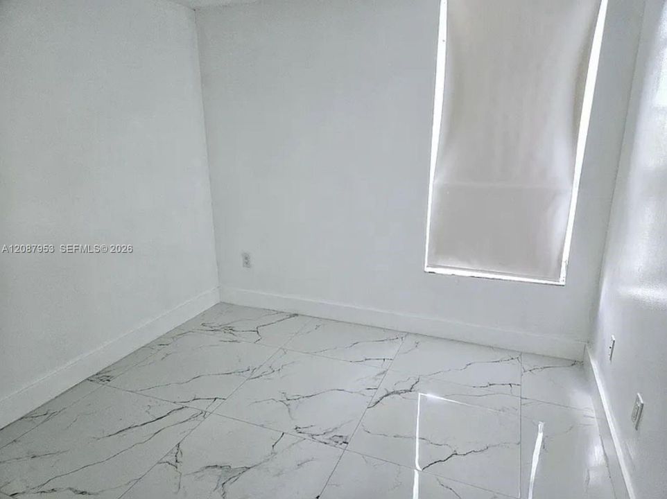 На продажу: $255,000 (2 спален, 2 ванн, 914 Квадратных фут)