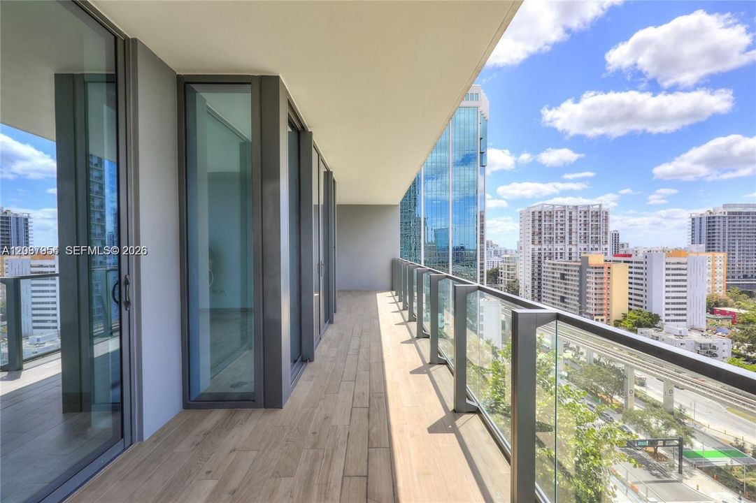En Venta: $1,235,000 (3 camas, 3 baños, 1771 Pies cuadrados)