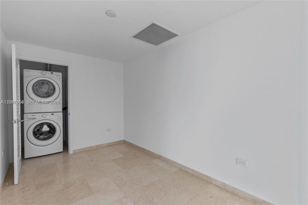 En Venta: $1,235,000 (3 camas, 3 baños, 1771 Pies cuadrados)