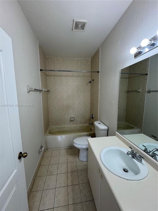 В аренду: $1,750 (2 спален, 2 ванн, 930 Квадратных фут)