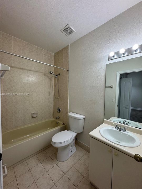 В аренду: $1,750 (2 спален, 2 ванн, 930 Квадратных фут)