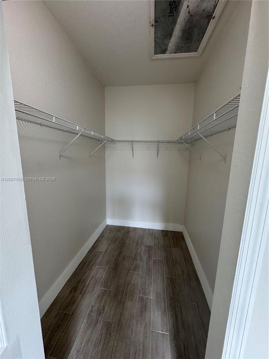 В аренду: $1,750 (2 спален, 2 ванн, 930 Квадратных фут)