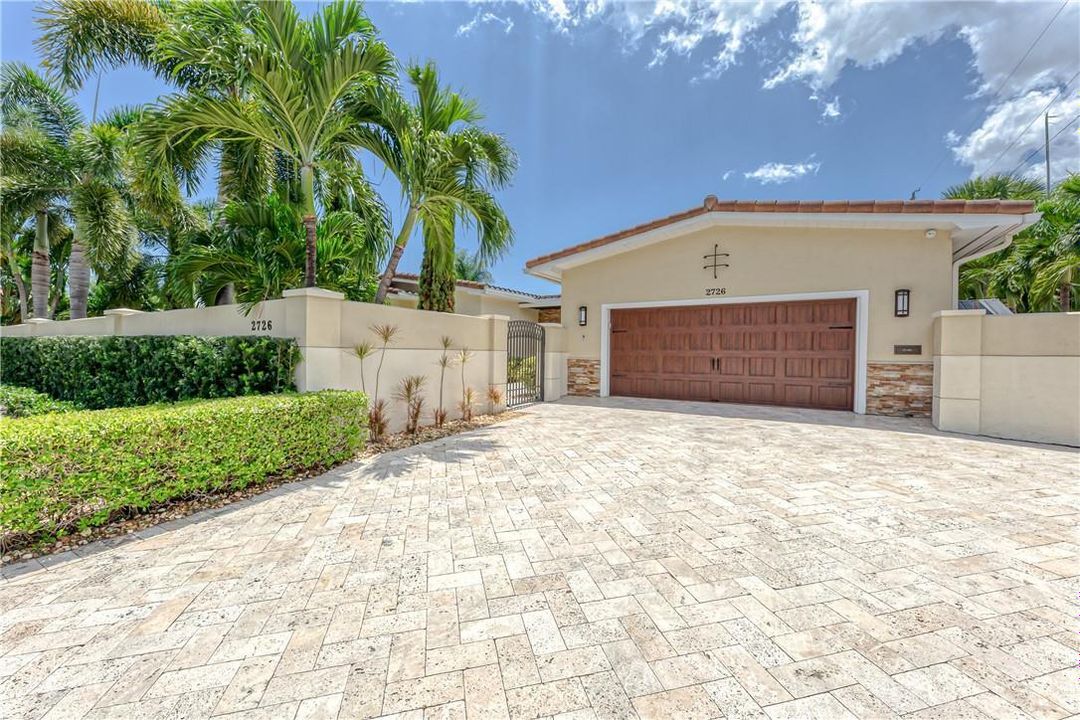 Driveway/ Garage