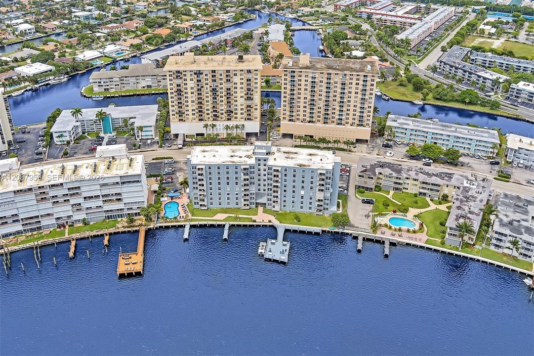 На продажу: $223,000 (1 спален, 1 ванн, 725 Квадратных фут)