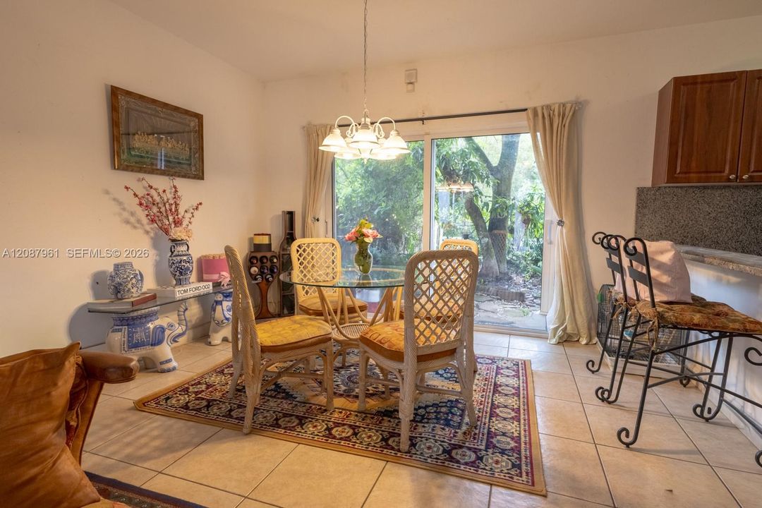 For Sale: $550,000 (3 beds, 2 baths, 1368 Square Feet)